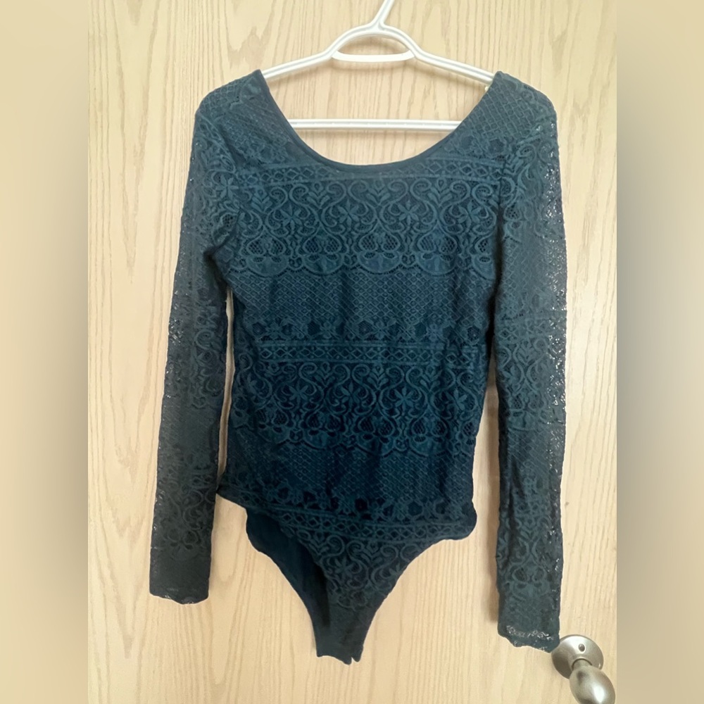 Gorgeous EYESHADOW bodysuit size M p2p 17”